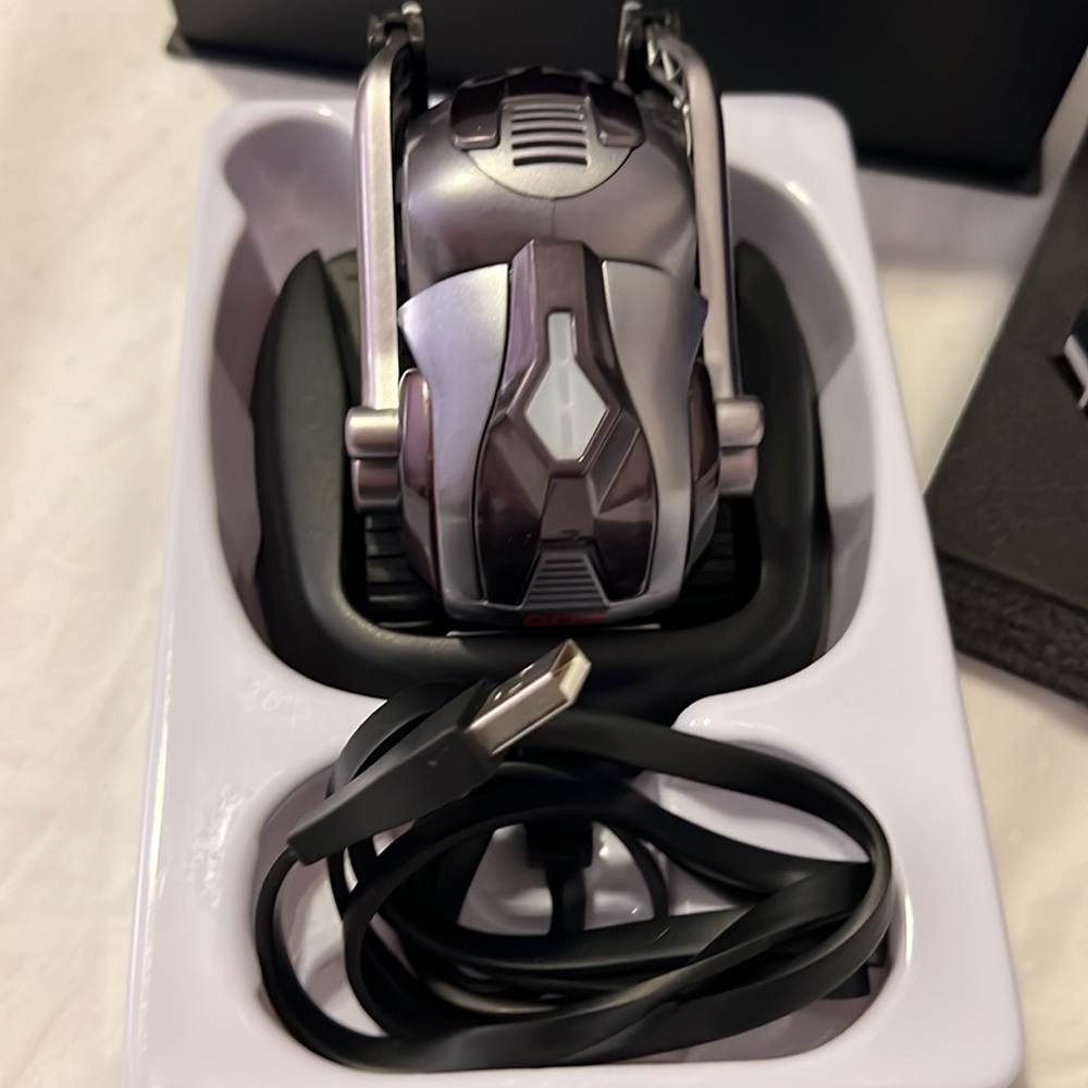 ANKI Cosmo robot - Picture 2 of 8